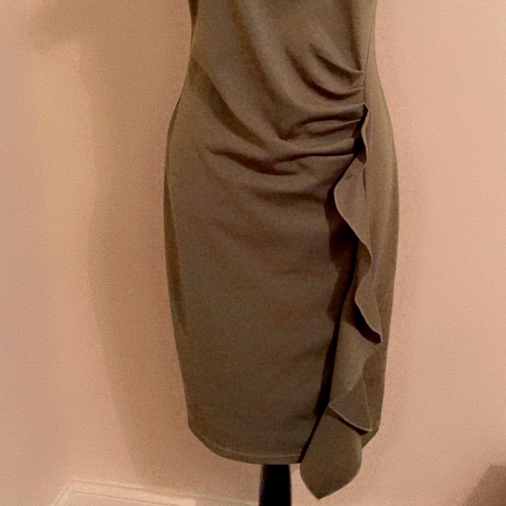 Green Ruffle Trim Rushed Dress - Picture 5 of 5
